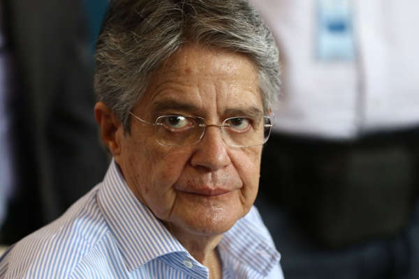 Guillermo Lasso. Crisis política