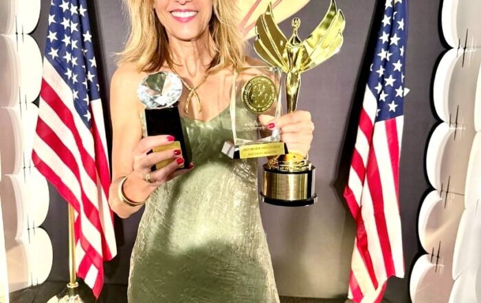 Allende Martín gana 3 premios Napolitans