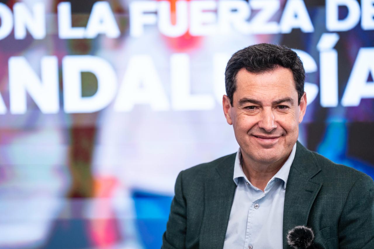 Juanma Moreno en campaña